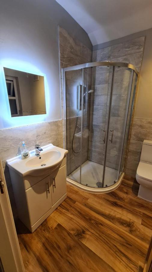Stunning Holiday Home. Free Parking. مانشستر المظهر الخارجي الصورة