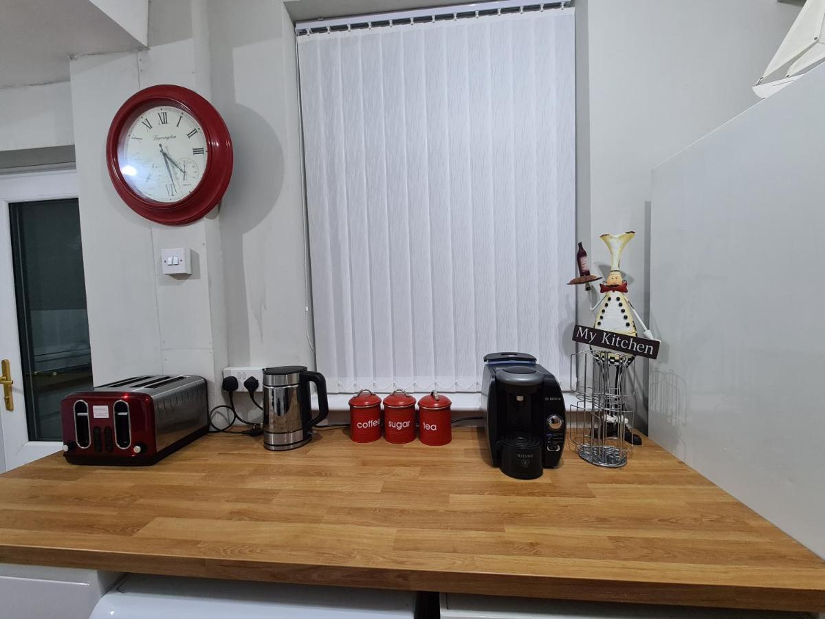 Stunning Holiday Home. Free Parking. مانشستر المظهر الخارجي الصورة